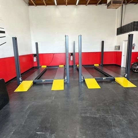 AMGO® Hydraulics 407-P Parking & Service 4 Post Lift 7000 Lbs AMGO® Hydraulics 407-P Parking & Service 4 Post Lift 7000 Lbs