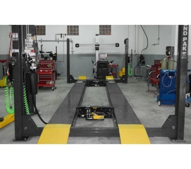 Bendpak 4-Post Car Lift, Rolling Bridge Jack, Airline Kit, 14,000-Lb. Capacity, Model# HDS-14LSX + RJ7W + Airline Bendpak 4-Post Car Lift, Rolling Bridge Jack, Airline Kit, 14,000-Lb. Capacity, Model# HDS-14LSX + RJ7W + Airline
