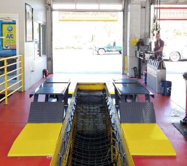 BendPak Open Center Scissor-Style Pit Vehicle Lift, 9000-Lb. Capacity, Model# P9000LT BendPak Open Center Scissor-Style Pit Vehicle Lift, 9000-Lb. Capacity, Model# P9000LT