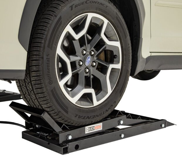 Black Widow Hydraulic Car Lift with Ramp - 3,000 lb. per pair Capacity Black Widow Hydraulic Car Lift with Ramp - 3,000 lb. per pair Capacity