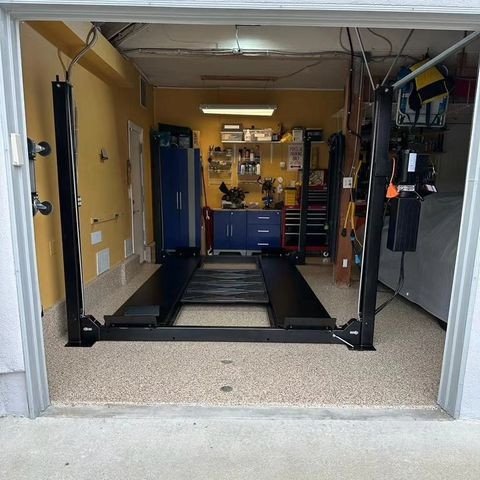 Challenger CL4P7 4 Post Storage/Service Lift 7,000 ALI Cert. Challenger CL4P7 4 Post Storage/Service Lift 7,000 ALI Cert.