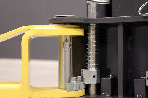 MaxJax® M7K Portable Two Post Garage Lift - Standard Package MaxJax® M7K Portable Two Post Garage Lift - Standard Package