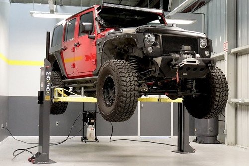 MaxJax® M7K Portable Two Post Garage Lift - Standard Package MaxJax® M7K Portable Two Post Garage Lift - Standard Package