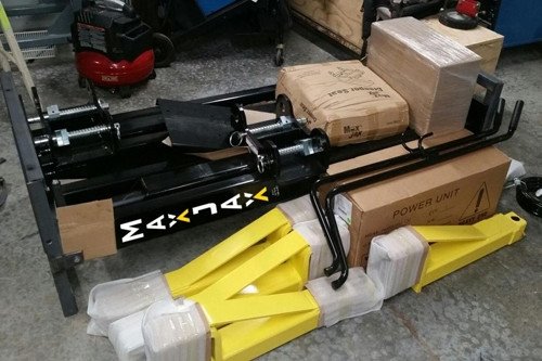 MaxJax® M7K Portable Two Post Garage Lift - Standard Package MaxJax® M7K Portable Two Post Garage Lift - Standard Package