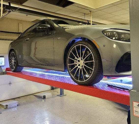 Universal 4 Post Lift Magnetic LED Lighting Strip System Universal 4 Post Lift Magnetic LED Lighting Strip System