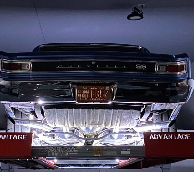 Universal 4 Post Lift Magnetic LED Lighting Strip System Universal 4 Post Lift Magnetic LED Lighting Strip System