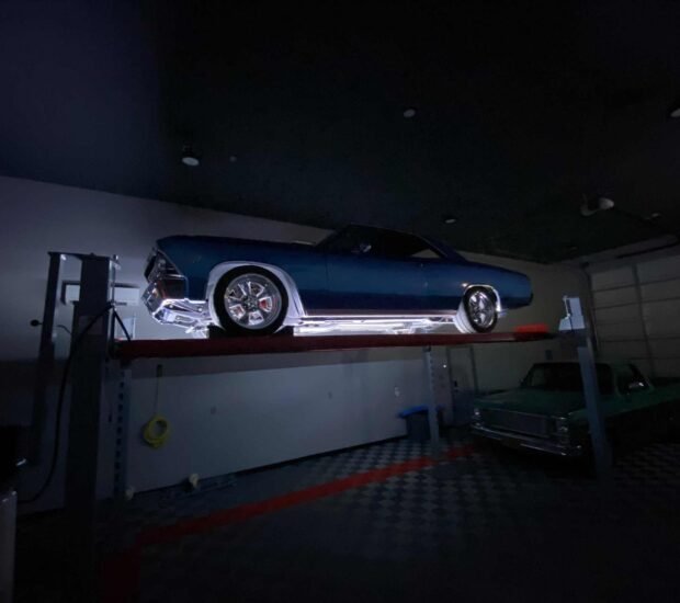Universal 4 Post Lift Magnetic LED Lighting Strip System Universal 4 Post Lift Magnetic LED Lighting Strip System