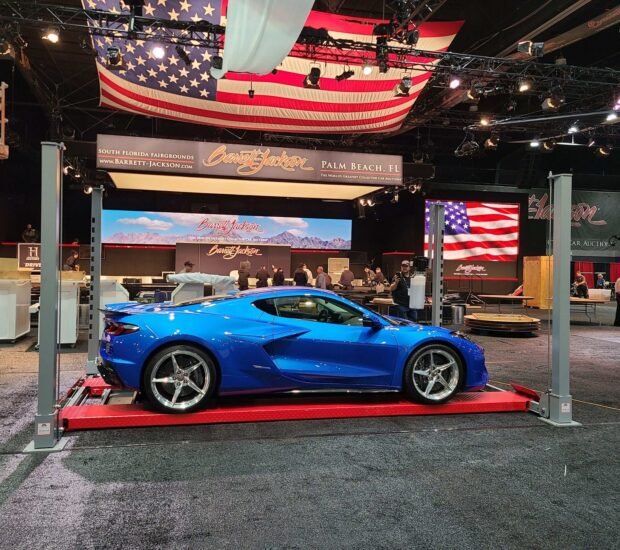 Advantage DX-9000-XLT | 9,000 LBS. 4-Post Lift Advantage DX-9000-XLT | 9,000 LBS. 4-Post Lift