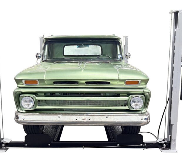 Triumph USA8000XLT 8,000 lb Service & Storage 4 Post Automotive Lift Triumph USA8000XLT 8,000 lb Service & Storage 4 Post Automotive Lift