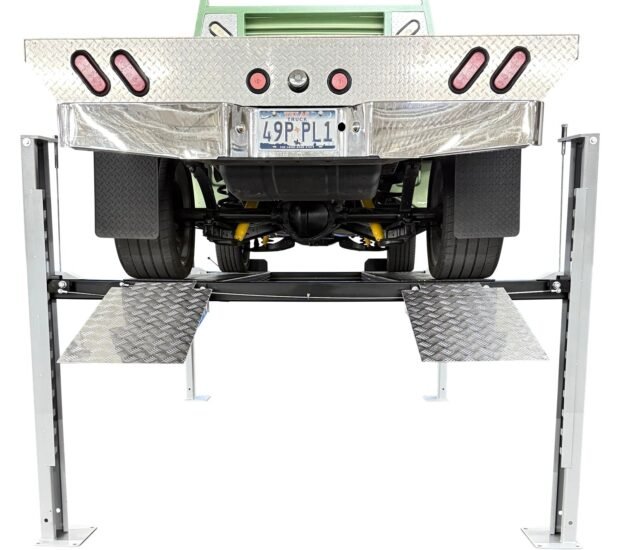 Triumph USA8000XLT 8,000 lb Service & Storage 4 Post Automotive Lift Triumph USA8000XLT 8,000 lb Service & Storage 4 Post Automotive Lift